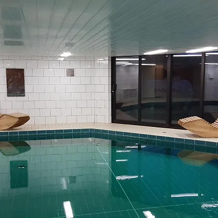 Vakantiehuis Holiday Waldferienpark Gerolstein-15 *